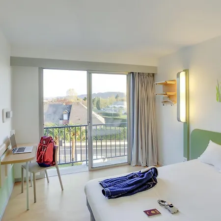 Ibis Budget Pau מלון
