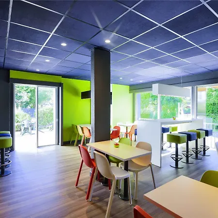 Ibis Budget Pau 2* Lescar