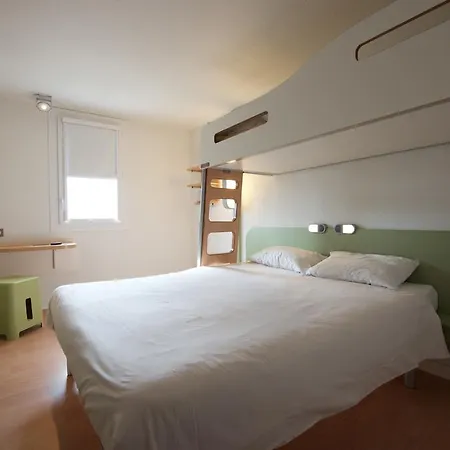 Ibis Budget Pau לסקאר