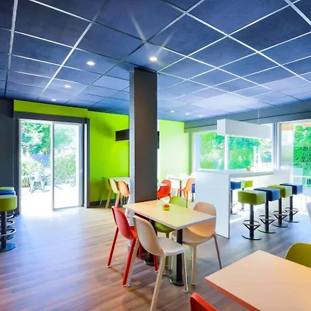Ibis Budget Pau 2* Lescar